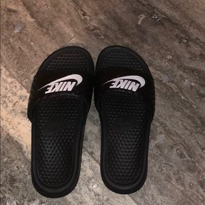 black nike slides